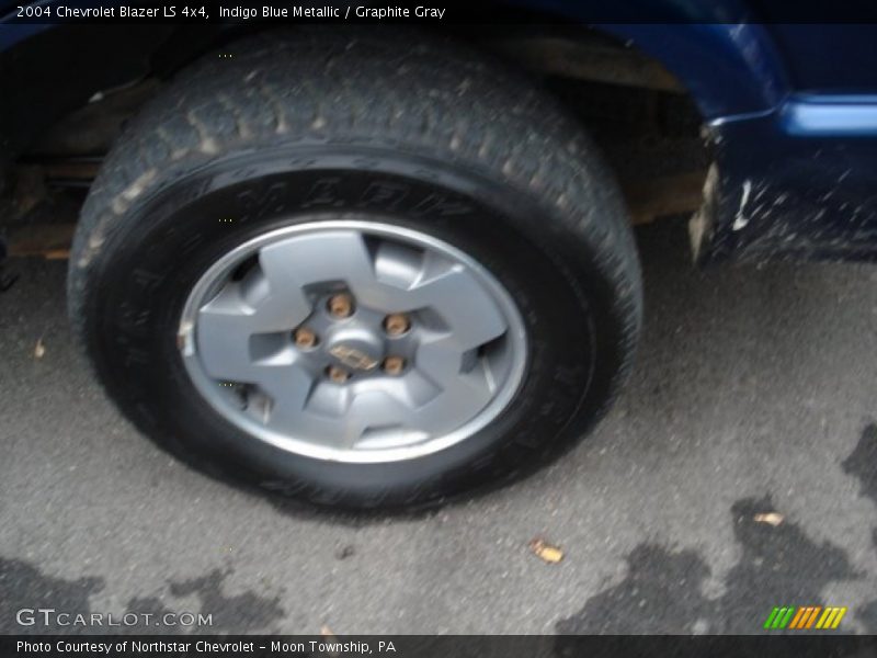 Indigo Blue Metallic / Graphite Gray 2004 Chevrolet Blazer LS 4x4