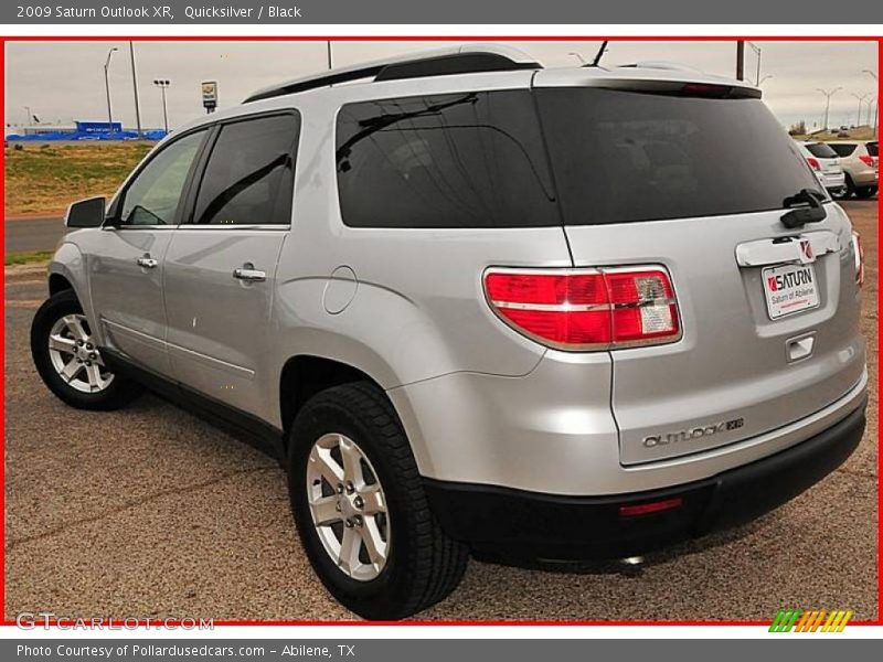 Quicksilver / Black 2009 Saturn Outlook XR