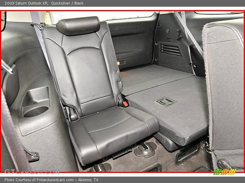 Quicksilver / Black 2009 Saturn Outlook XR