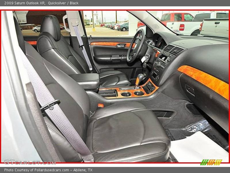 Quicksilver / Black 2009 Saturn Outlook XR