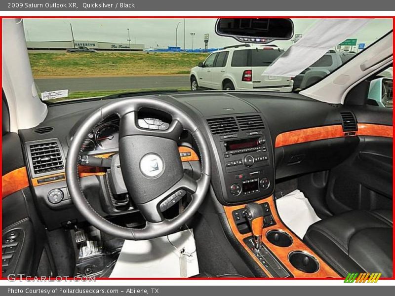 Quicksilver / Black 2009 Saturn Outlook XR