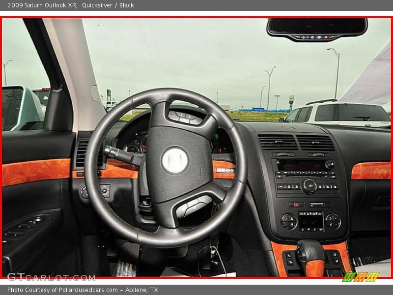 Quicksilver / Black 2009 Saturn Outlook XR
