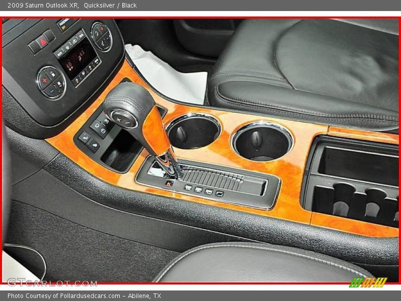 Quicksilver / Black 2009 Saturn Outlook XR