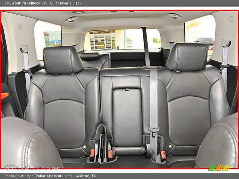Quicksilver / Black 2009 Saturn Outlook XR