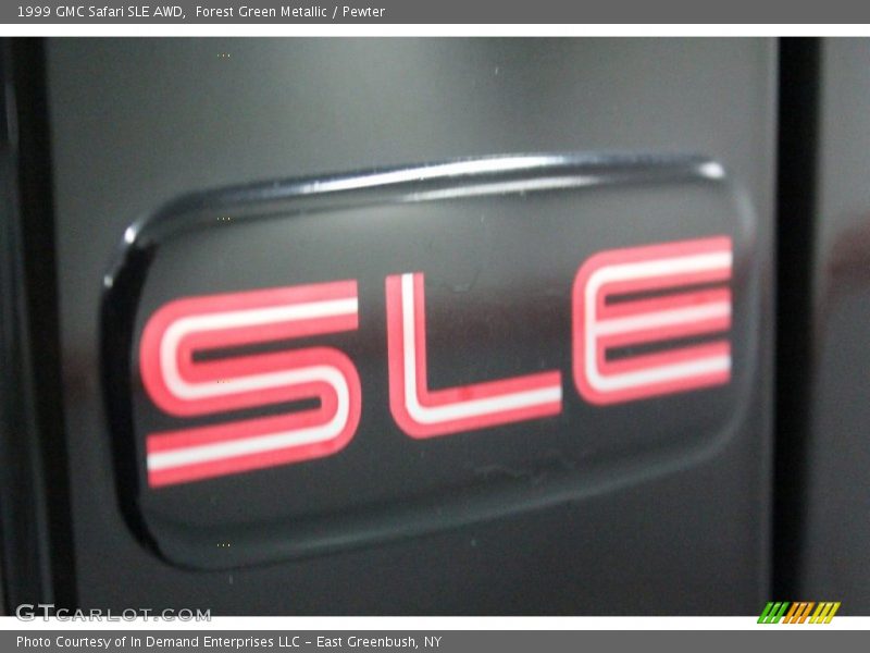  1999 Safari SLE AWD Logo