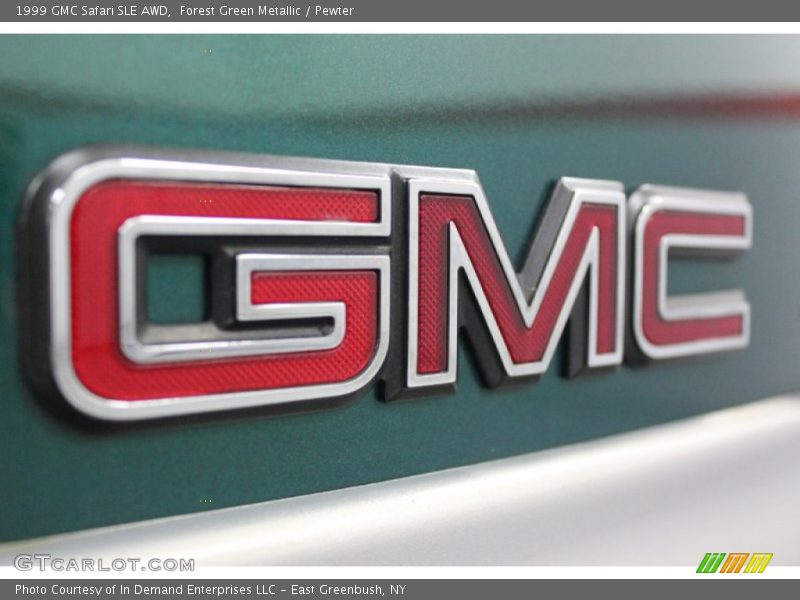  1999 Safari SLE AWD Logo