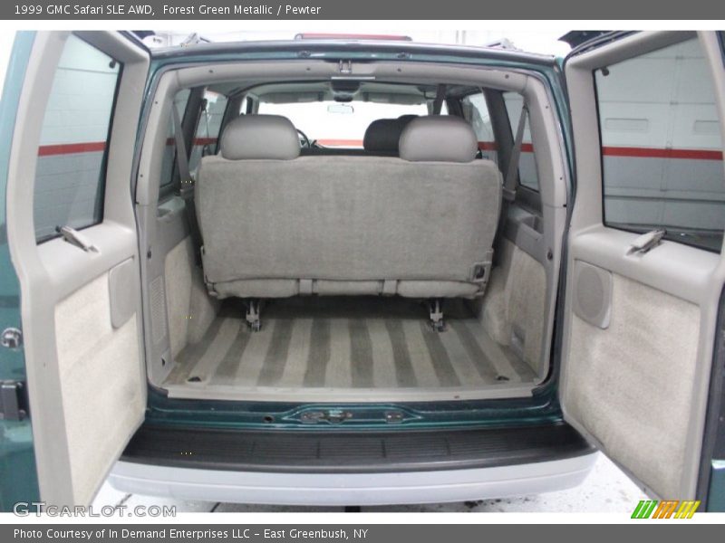  1999 Safari SLE AWD Trunk