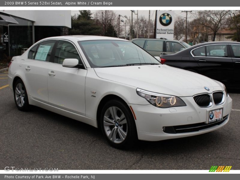 Alpine White / Cream Beige 2009 BMW 5 Series 528xi Sedan