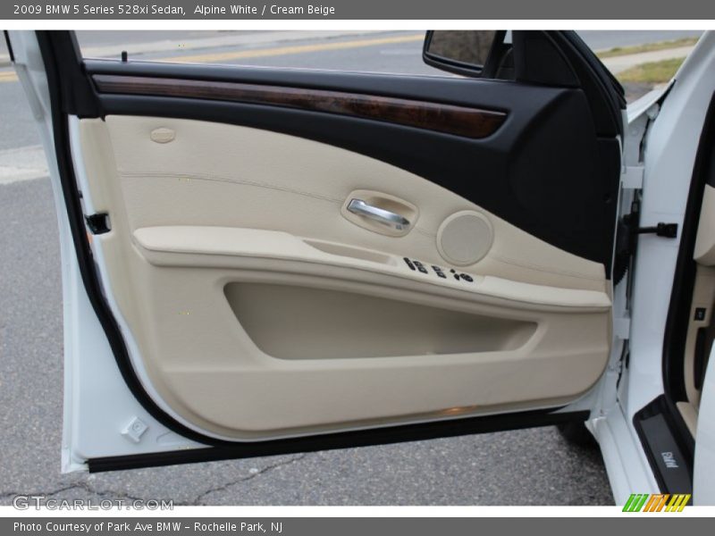 Alpine White / Cream Beige 2009 BMW 5 Series 528xi Sedan