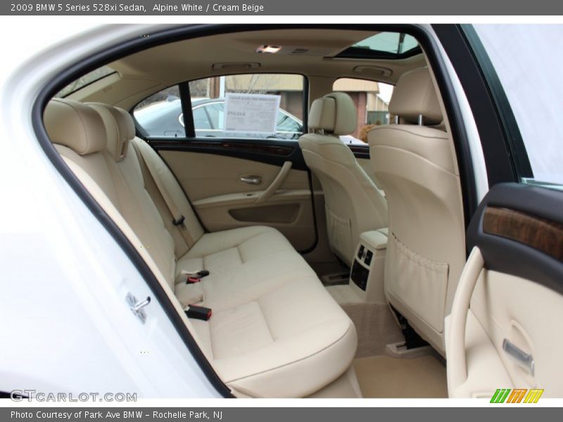 Alpine White / Cream Beige 2009 BMW 5 Series 528xi Sedan