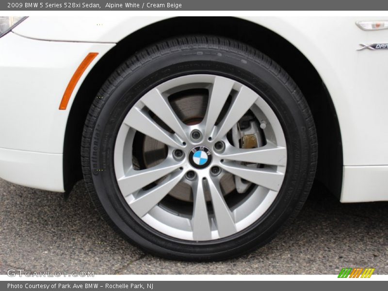 Alpine White / Cream Beige 2009 BMW 5 Series 528xi Sedan