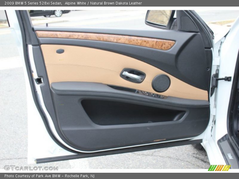 Alpine White / Natural Brown Dakota Leather 2009 BMW 5 Series 528xi Sedan
