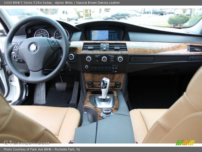 Alpine White / Natural Brown Dakota Leather 2009 BMW 5 Series 528xi Sedan