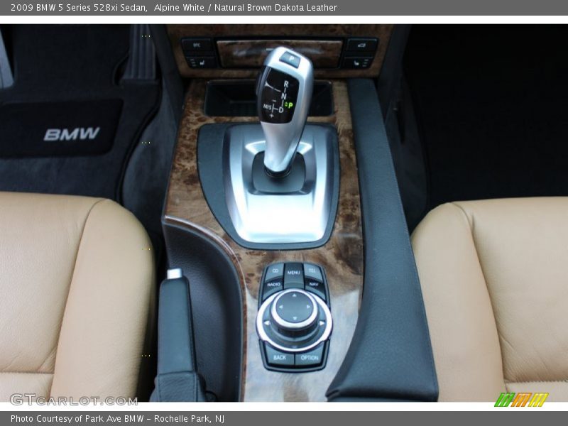 Alpine White / Natural Brown Dakota Leather 2009 BMW 5 Series 528xi Sedan