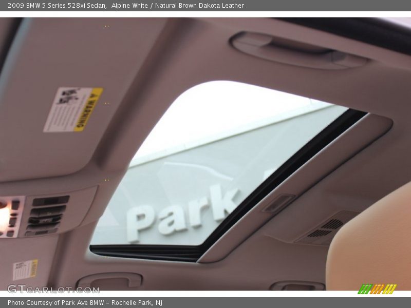 Alpine White / Natural Brown Dakota Leather 2009 BMW 5 Series 528xi Sedan