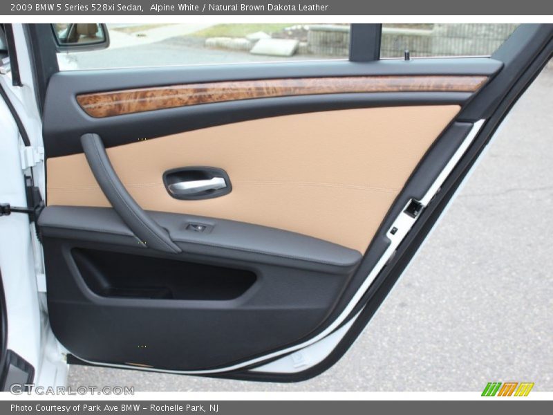 Alpine White / Natural Brown Dakota Leather 2009 BMW 5 Series 528xi Sedan