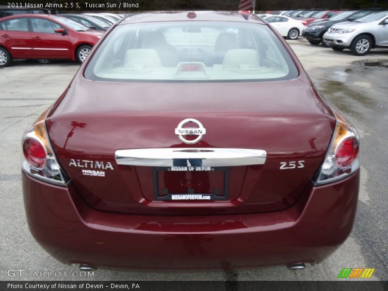 Tuscan Sun / Blond 2011 Nissan Altima 2.5 S