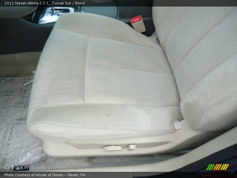 Tuscan Sun / Blond 2011 Nissan Altima 2.5 S