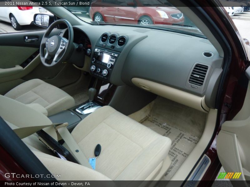 Tuscan Sun / Blond 2011 Nissan Altima 2.5 S