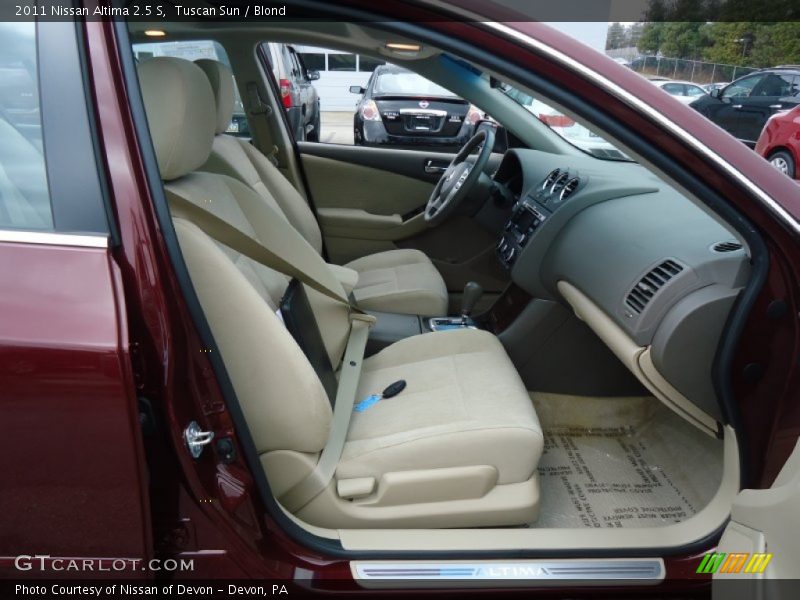 Tuscan Sun / Blond 2011 Nissan Altima 2.5 S