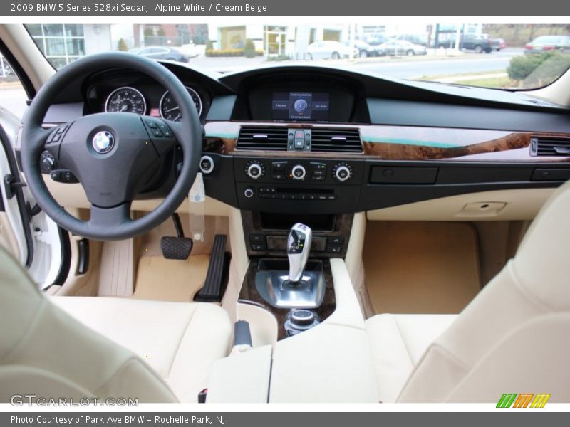 Alpine White / Cream Beige 2009 BMW 5 Series 528xi Sedan