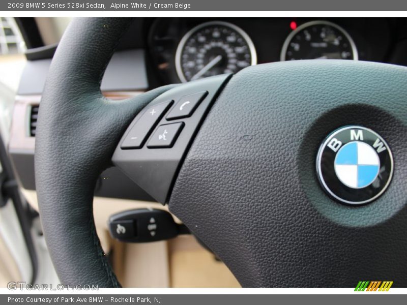 Alpine White / Cream Beige 2009 BMW 5 Series 528xi Sedan
