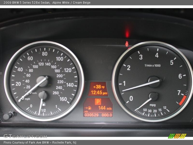 Alpine White / Cream Beige 2009 BMW 5 Series 528xi Sedan