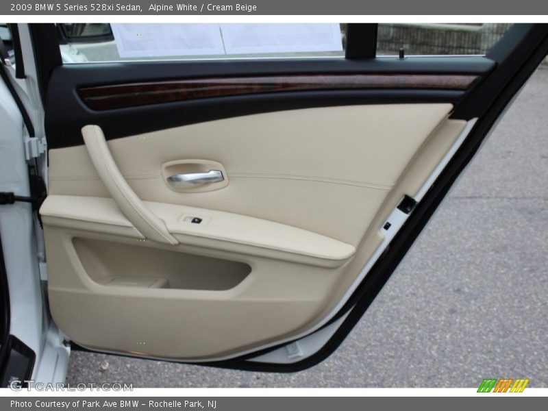 Alpine White / Cream Beige 2009 BMW 5 Series 528xi Sedan