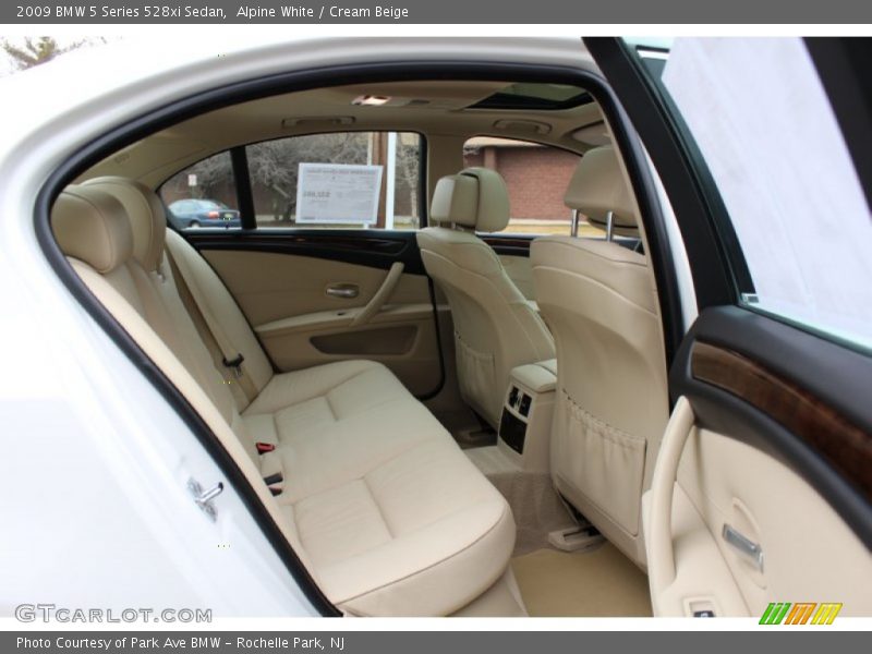 Alpine White / Cream Beige 2009 BMW 5 Series 528xi Sedan