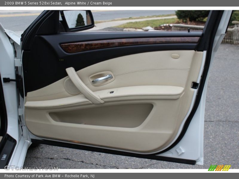 Alpine White / Cream Beige 2009 BMW 5 Series 528xi Sedan