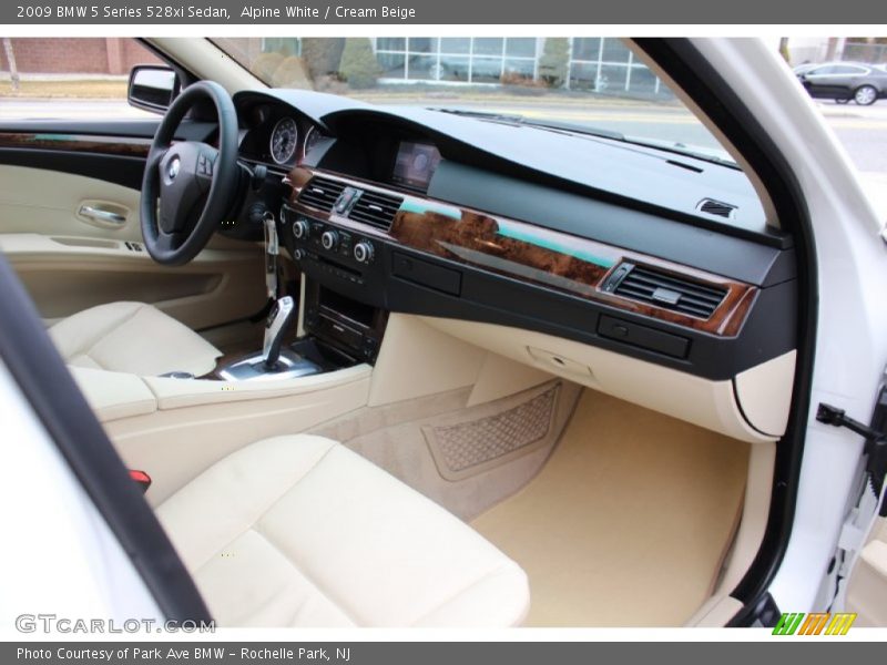 Alpine White / Cream Beige 2009 BMW 5 Series 528xi Sedan