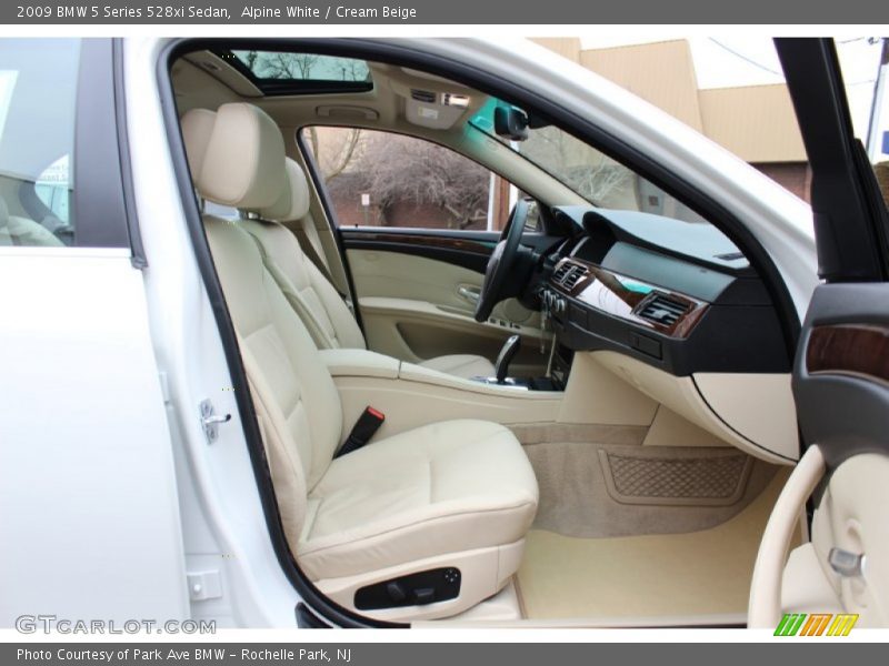 Alpine White / Cream Beige 2009 BMW 5 Series 528xi Sedan