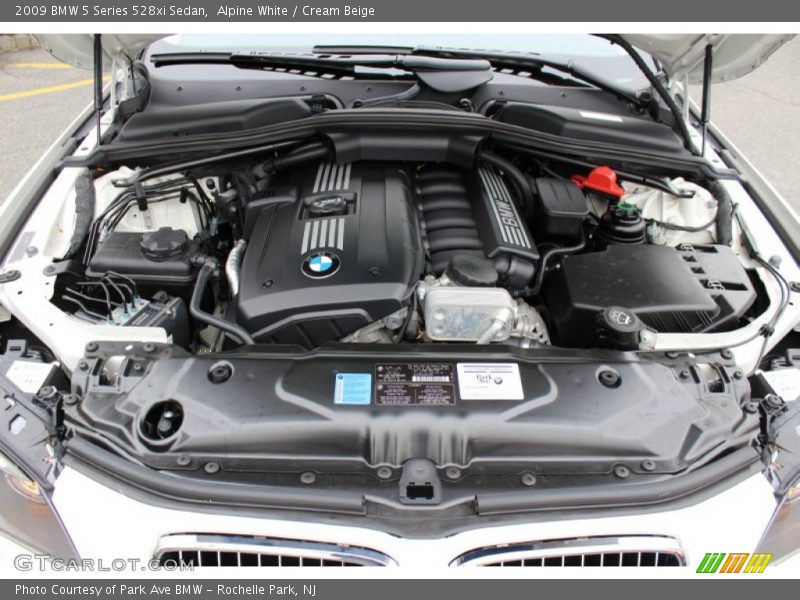 Alpine White / Cream Beige 2009 BMW 5 Series 528xi Sedan