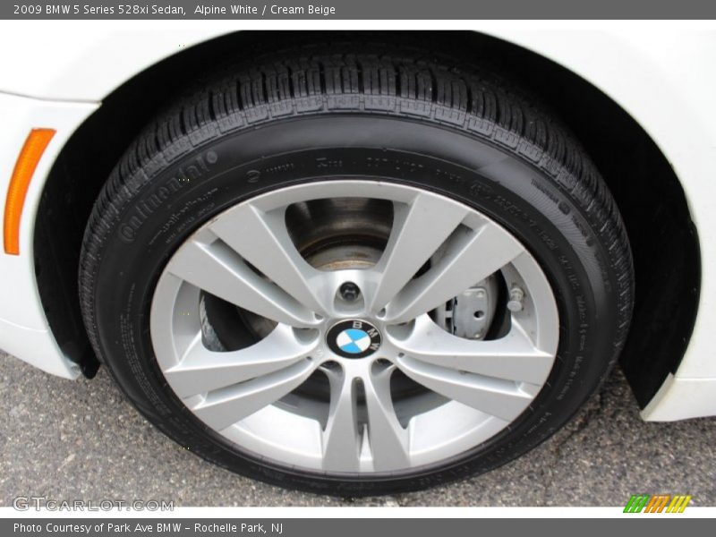 Alpine White / Cream Beige 2009 BMW 5 Series 528xi Sedan