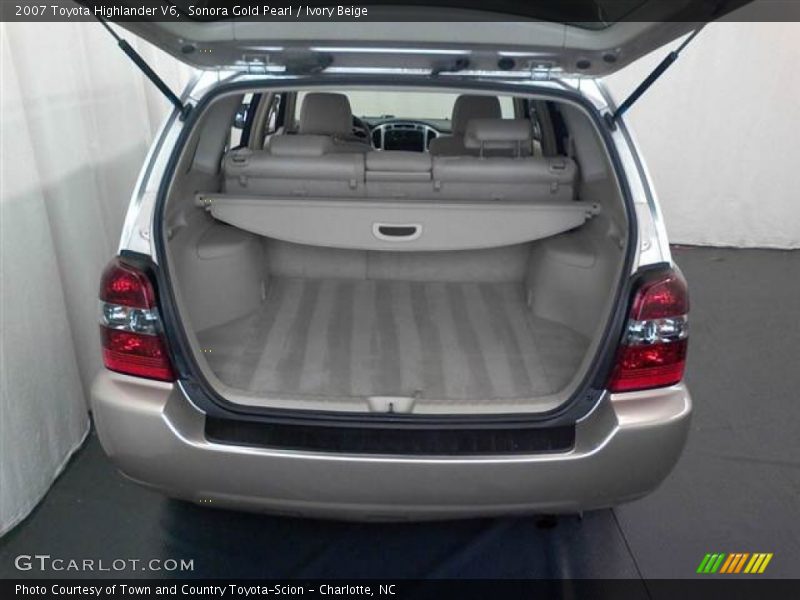 Sonora Gold Pearl / Ivory Beige 2007 Toyota Highlander V6