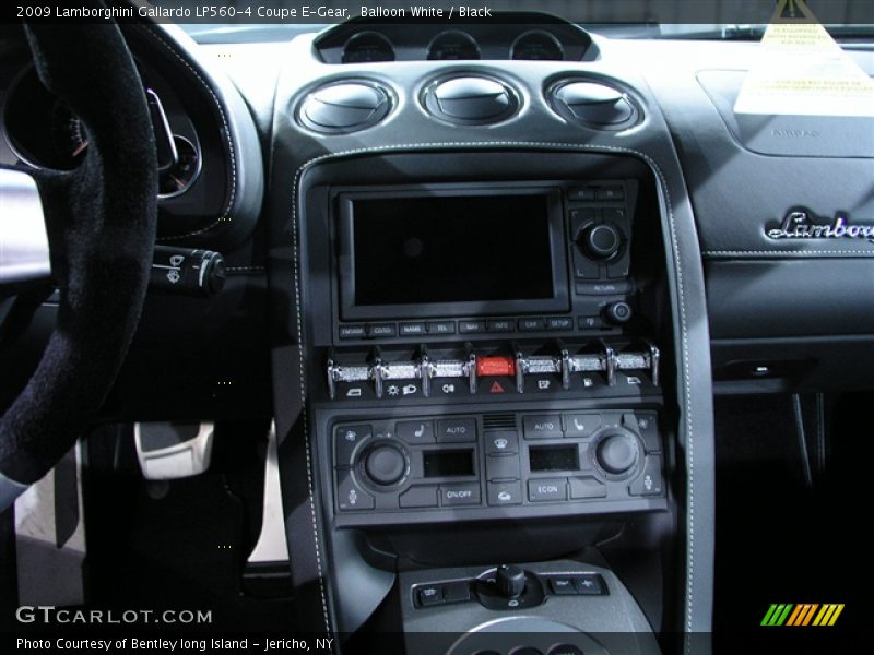 Balloon White / Black 2009 Lamborghini Gallardo LP560-4 Coupe E-Gear