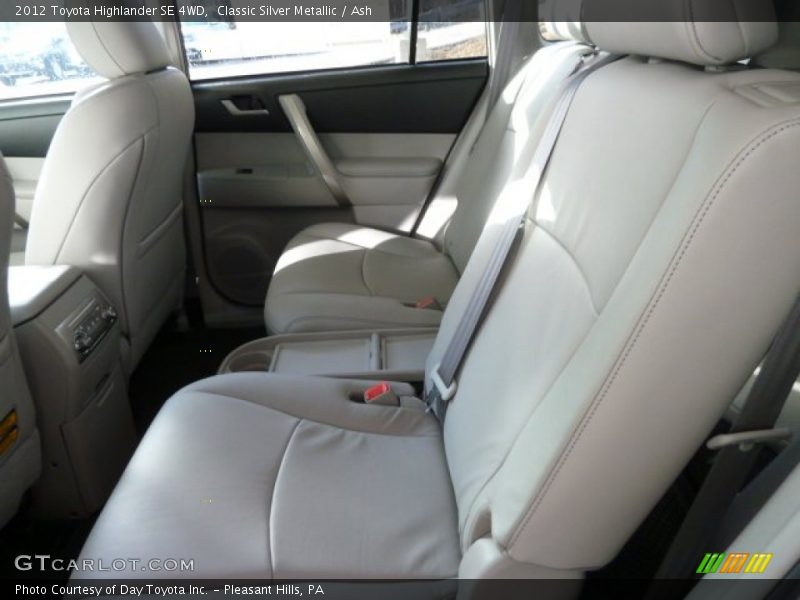 Classic Silver Metallic / Ash 2012 Toyota Highlander SE 4WD