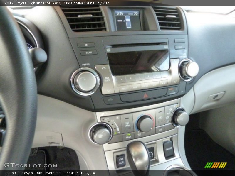 Classic Silver Metallic / Ash 2012 Toyota Highlander SE 4WD