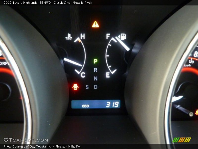 Classic Silver Metallic / Ash 2012 Toyota Highlander SE 4WD