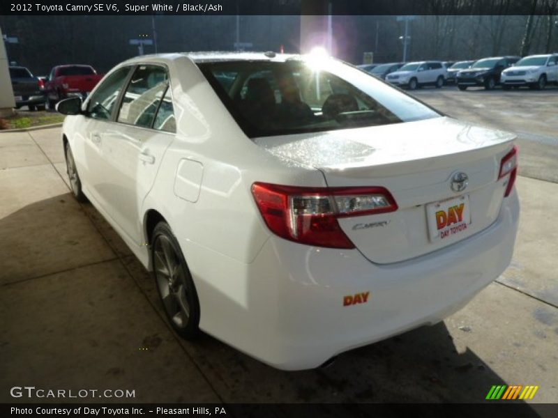 Super White / Black/Ash 2012 Toyota Camry SE V6