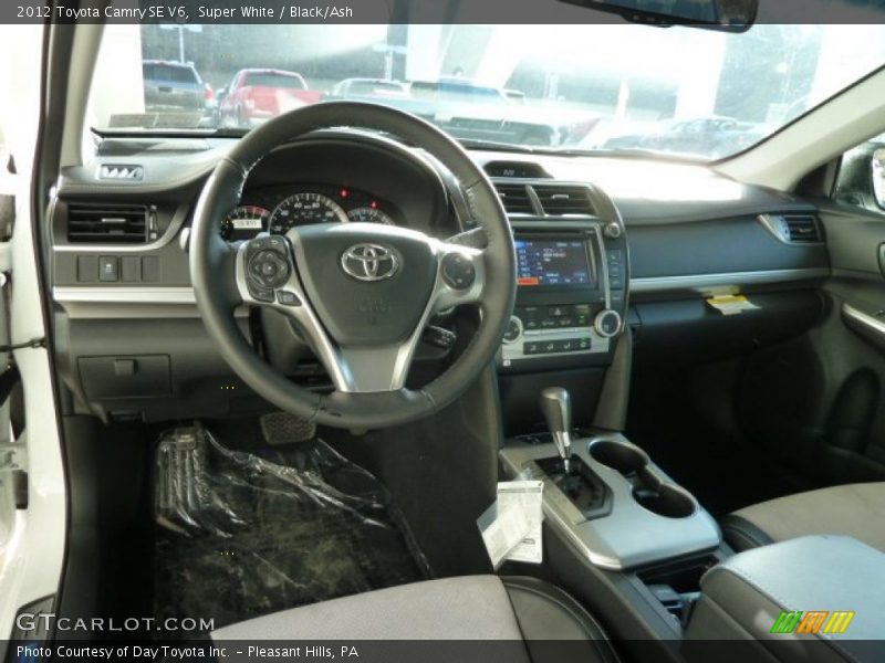 Super White / Black/Ash 2012 Toyota Camry SE V6