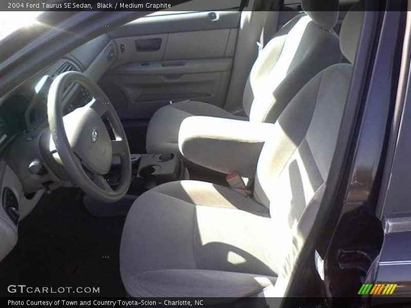 Black / Medium Graphite 2004 Ford Taurus SE Sedan