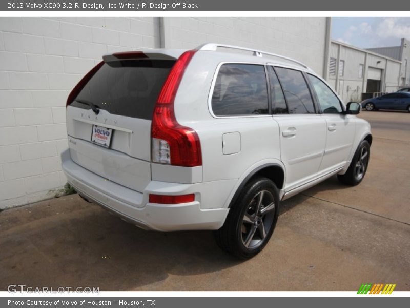 Ice White / R-Design Off Black 2013 Volvo XC90 3.2 R-Design
