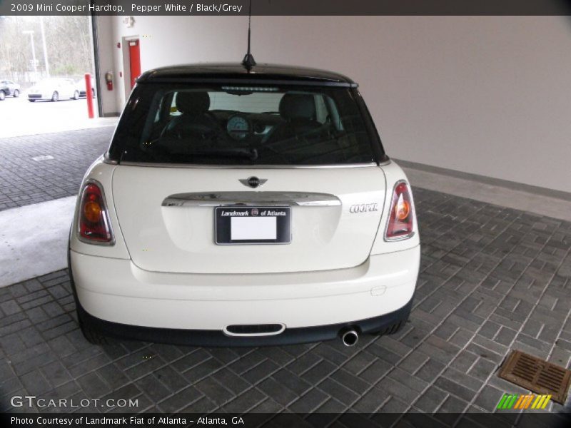 Pepper White / Black/Grey 2009 Mini Cooper Hardtop
