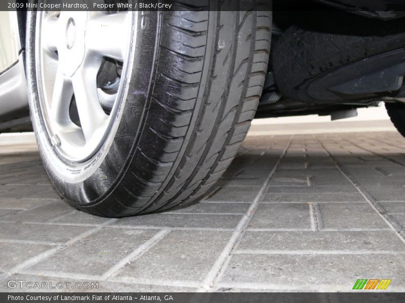 Pepper White / Black/Grey 2009 Mini Cooper Hardtop