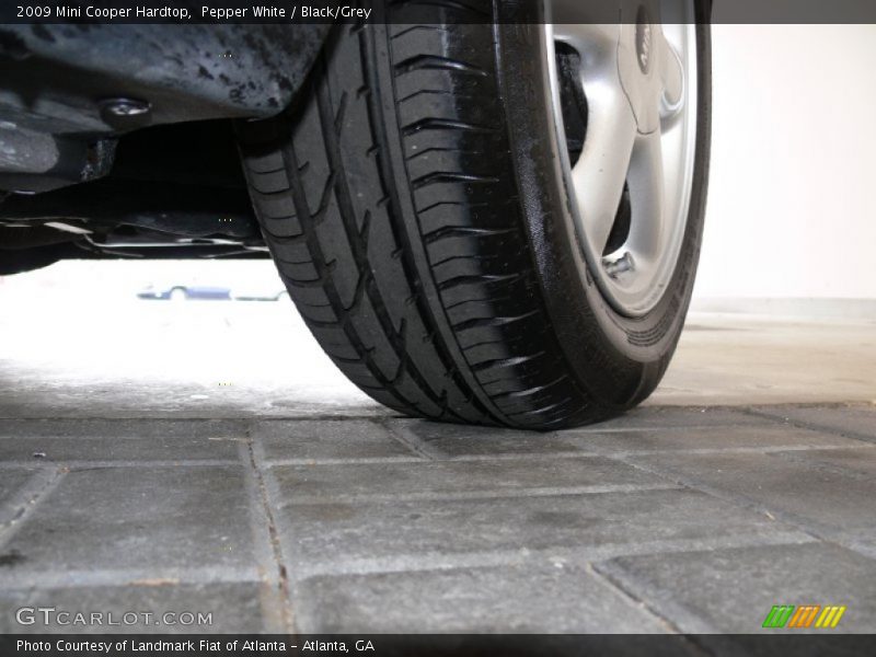 Pepper White / Black/Grey 2009 Mini Cooper Hardtop