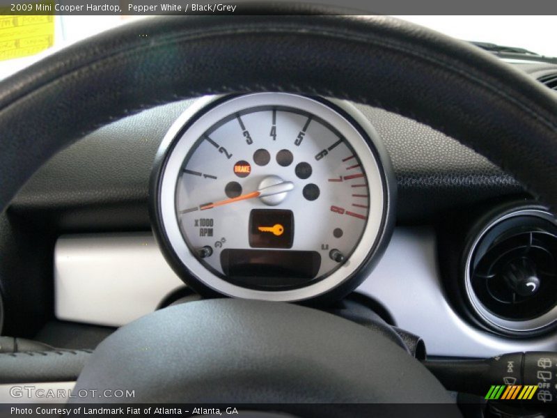 Pepper White / Black/Grey 2009 Mini Cooper Hardtop
