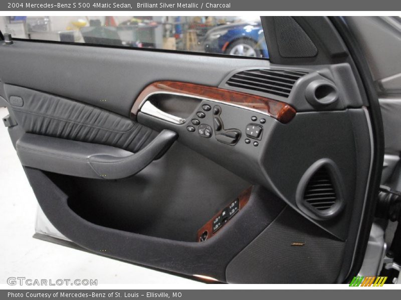 Brilliant Silver Metallic / Charcoal 2004 Mercedes-Benz S 500 4Matic Sedan