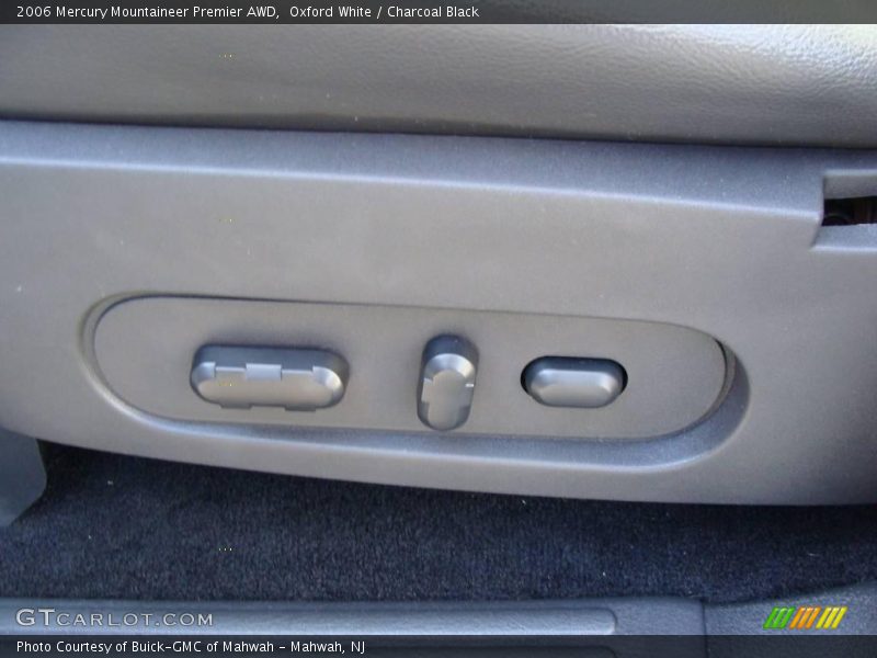 Oxford White / Charcoal Black 2006 Mercury Mountaineer Premier AWD