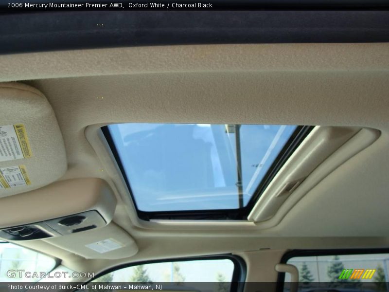Oxford White / Charcoal Black 2006 Mercury Mountaineer Premier AWD